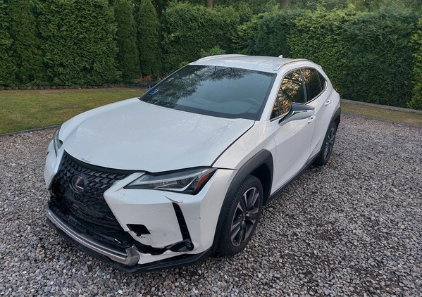 Lexus UX cena 64300 przebieg: 50000, rok produkcji 2020 z Tarnów małe 46